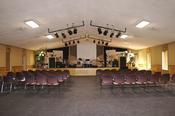 Im Hauptgebäude befindet sich dieser „kleine“ Gebetssaal, in dem die Gottesdienste während der Woche und der Jugendgottesdienst am Sonntag stattfinden.